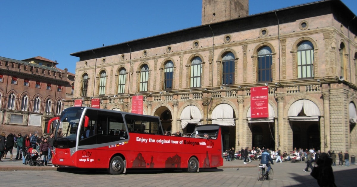 bologna tour in city red bus e degustazione di cibi locali getyourguide