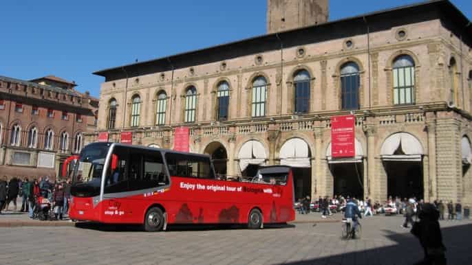 bologna red bus city tour and local food tasting