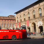Bologna: tour della città in autobus scoperto e degustazione di cibi locali