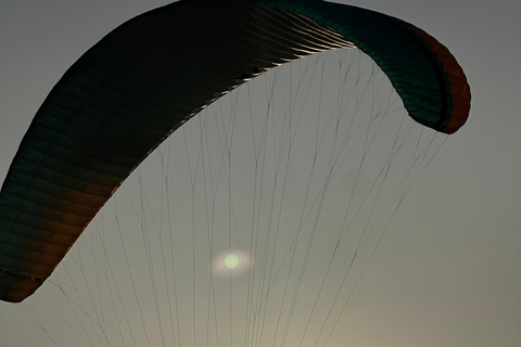 Avventura a Marrakech: parapendio, giro in cammello e colazione