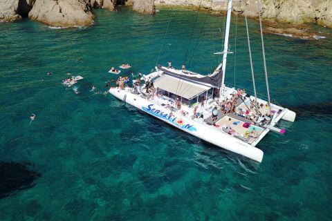 Lloret de Mar: catamarantocht met barbecue en drankjes