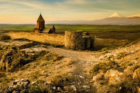 Desde Ereván Excursión de un día a Khorvirap, Noravank y Bodegas Areni