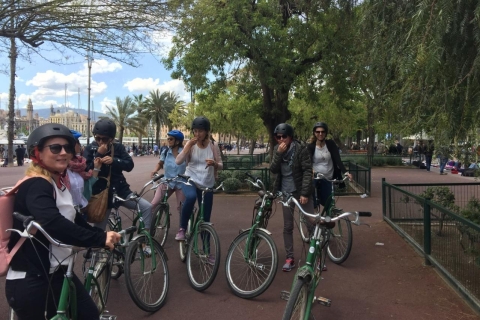 Barcelona: Tour of the City Bike TourBarcelona: twarze prywatnej wycieczki rowerowej po mieście