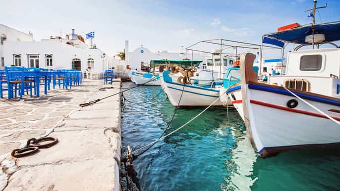 from naxos independent day trip to paros island