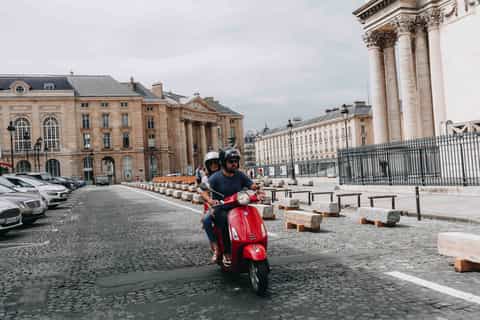 Paris Highlights Tour by Vespa Scooter