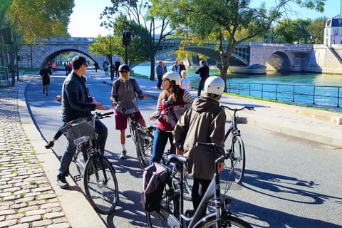 Paris: Charming Nooks and Crannies Bike Tour