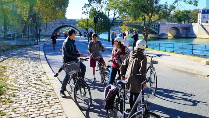 Paris: Charming Nooks and Crannies Bike Tour