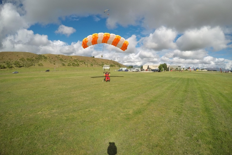 Wanaka : Expérience de saut en parachute en tandem à 9 000, 12 000 ou 15 000 piedsWanaka : Saut en parachute en tandem à 15 000 pieds d'altitude