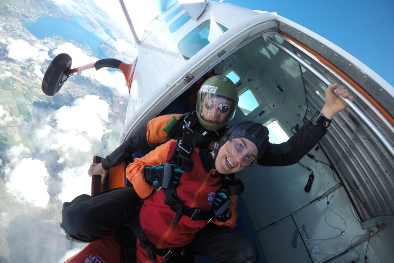 Wanaka : Expérience de saut en parachute en tandem à 9 000, 12 000 ou 15 000 piedsWanaka : Saut en parachute en tandem à 12 000 pieds d'altitude