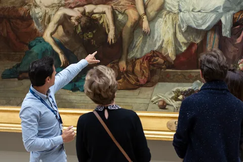 Louvre Must-See Tour with Reserved Entry Ticket