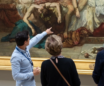 Louvre Must-See Tour with Reserved Entry Ticket