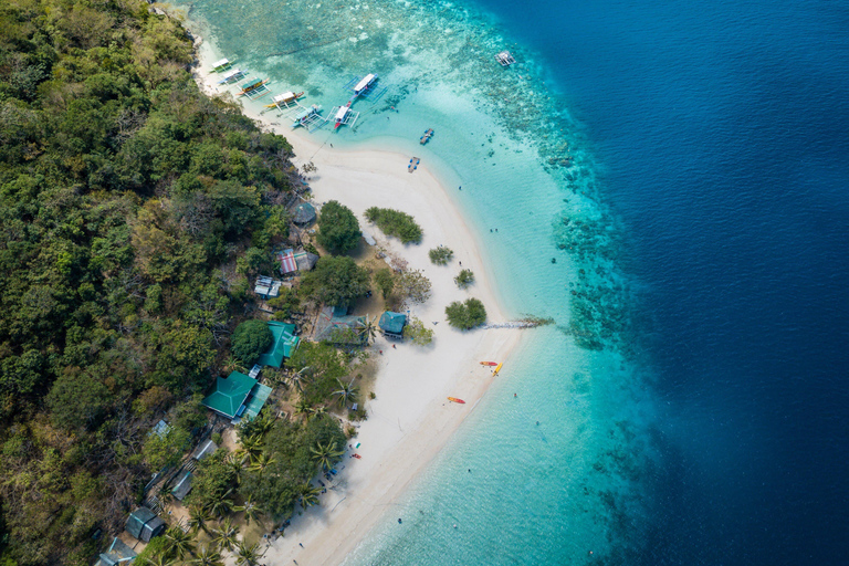 Coron: Przybrzeżne klify, plaża i wyspa Malcapuya