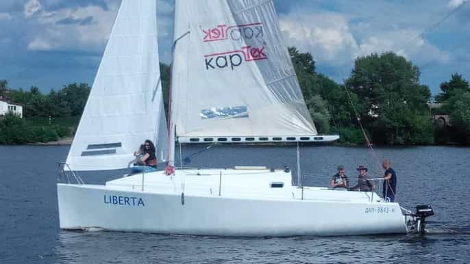 kiew private dnipro river guided boat tour