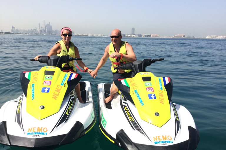 Dubai: Noleggio di moto d&#039;acqua al Burj Al Arab con gelato e foto