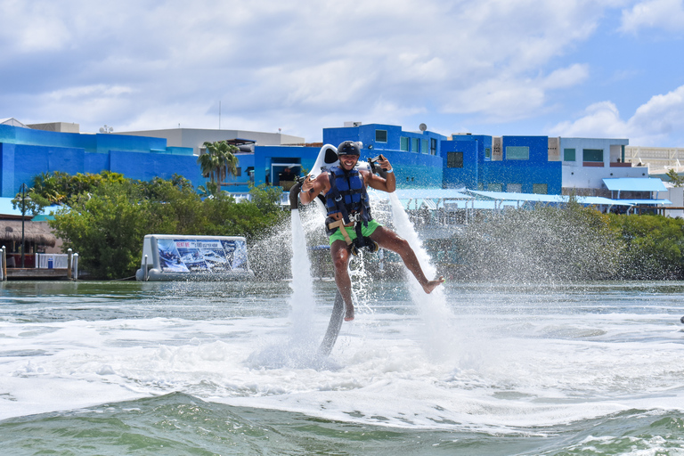 Cancun: Jazda na plecaku odrzutowym30-minutowy lot plecakiem odrzutowym