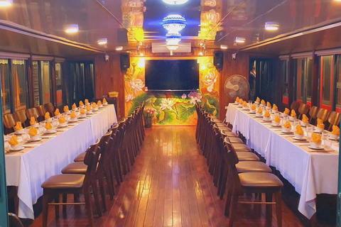 Perfume River Hue: Dinner Cruise, Live Folk Music Experience Perfume River Hue: Dinner Cruise, Live Folk Music Experience