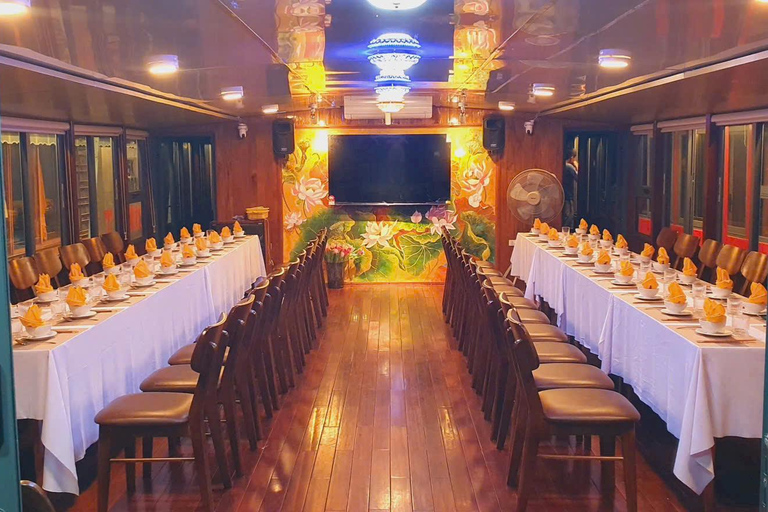 Perfume River Hue: Dinner Cruise, Live Folk Music Experience Perfume River Hue: Dinner Cruise, Live Folk Music Experience