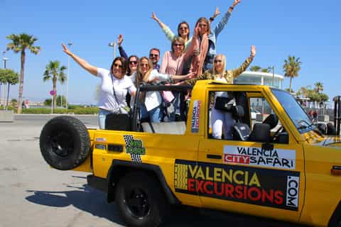 Valencia: City Highlights Tour in Jeep with Snacks & Drinks