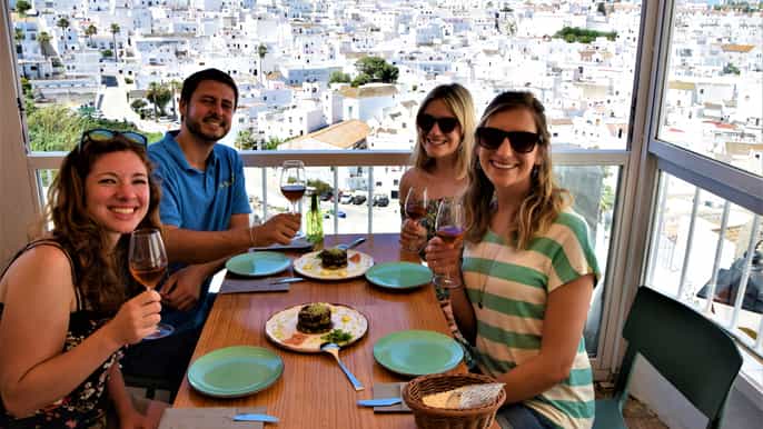 vejer de la frontera tour de más de 3 horas de jerez y tapas