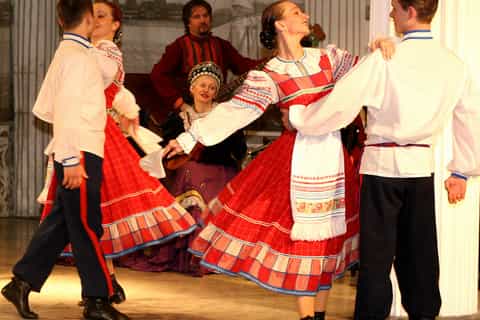 St. Petersburg: Folk Show Experience in Nicholas Palace