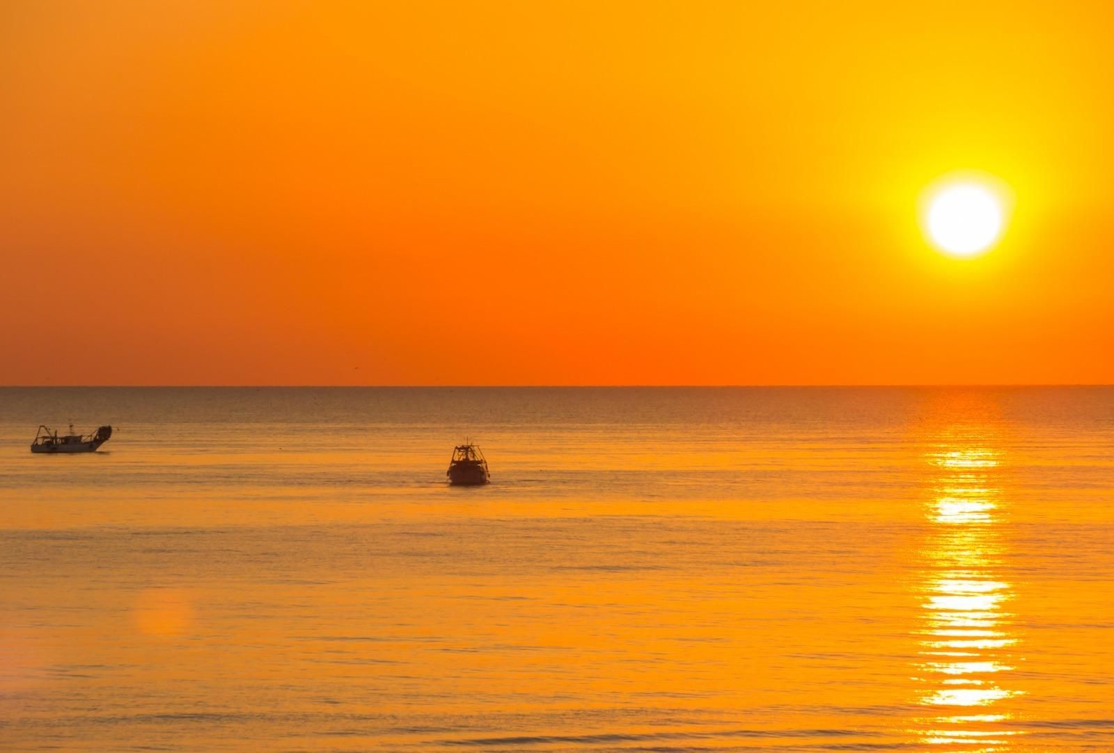 Rimini: Beach 42 Erlebnis mit Sonnenschirm und Getränk