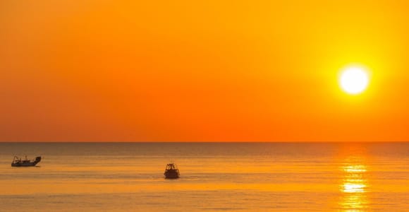 Rimini: Beach 42 Erlebnis mit Sonnenschirm und Getränk