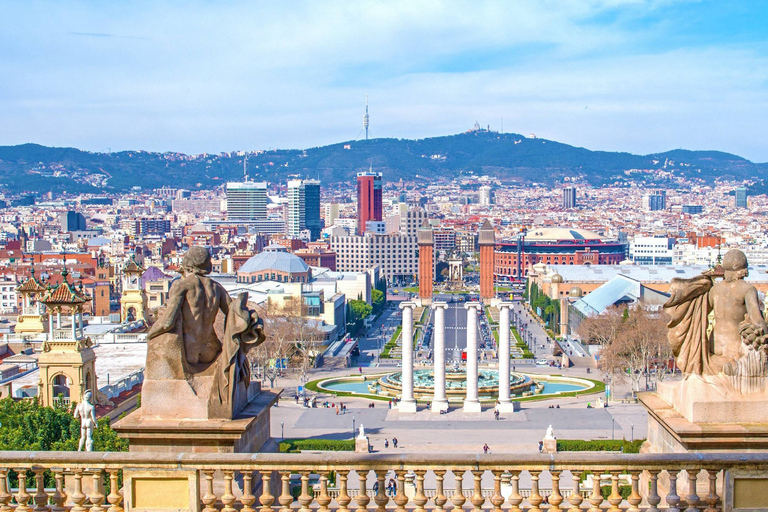 Barcelona &amp; Sagrada Familia halvdagstur med upphämtning på hotelletRundtur på engelska