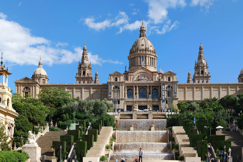 Barcelona y Sagrada Familia Tour de medio día con servicio de recogida del hotelTour en inglés