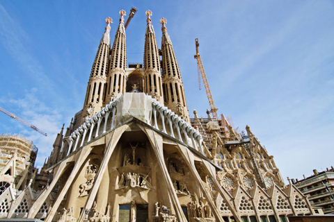 Visite d&#039;une demi-journée de Barcelone et de la Sagrada Familia avec prise en charge à l&#039;hôtelVisite en anglais