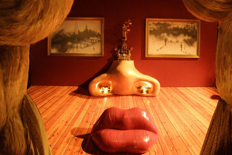 Ab Barcelona: Private Dalí-Tagestour nach Figueres und PúbolPrivate Tour