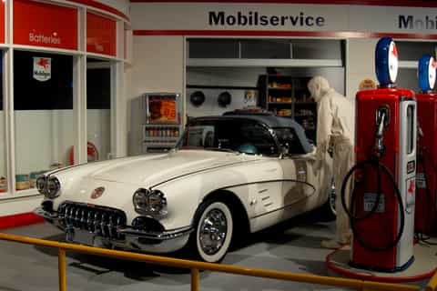 Bowling Green: Eintritt ins National Corvette Museum