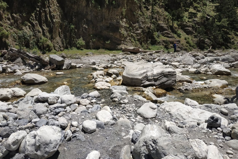 Desde Georgioupolis: traslado de ida y vuelta a Samaria GorgeTraslado de ida y vuelta a Samaria Gorge con guía de senderismo