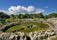 Syrakus, Archäologischer Park von Neapolis, kleine Gruppe - Hizvo