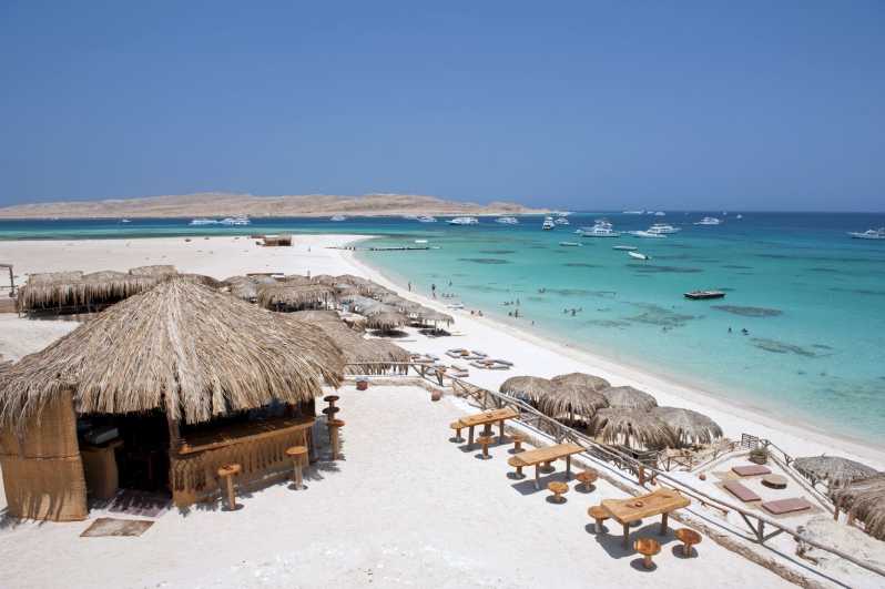 Hurghada: Ilhas Giftun e passeio de barco com snorkel com almoço