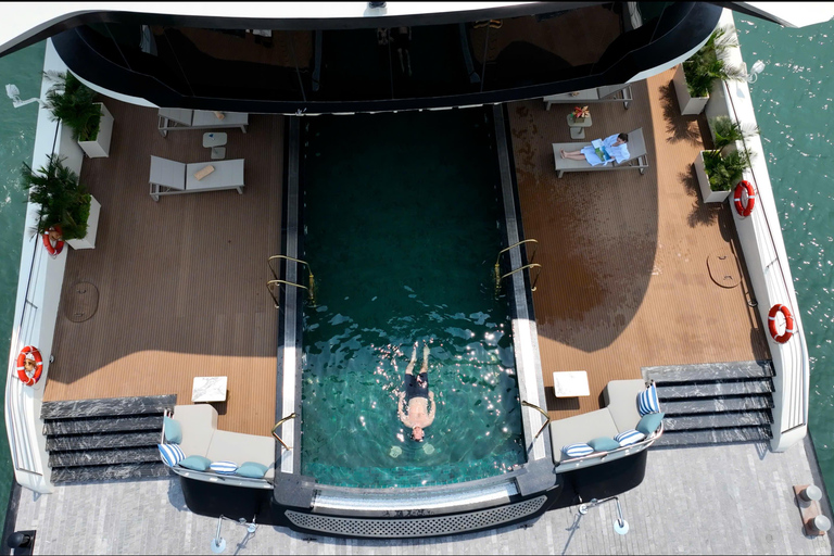 Ha Long 6★ Kreuzfahrt: 2-tägige Tour zur Titop-Insel und zur Sung Sot-Höhle