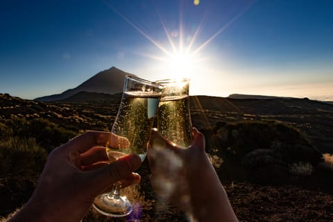 Teide: Excursión guiada al atardecer y observación de estrellas con cena
