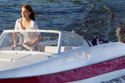 moscow private speedboat rental without a skipper