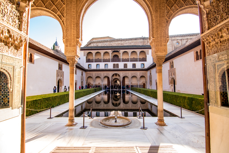 Da Siviglia: Escursione di un giorno a Granada con Alhambra e Albaicín