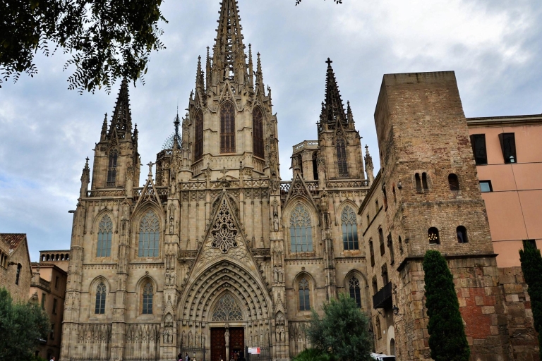 Barcelona: piesze zwiedzanie Starego Miasta i Dzielnicy GotyckiejPrywatna 3-godzinna wycieczka piesza po Starym Mieście i Dzielnicy Gotyckiej