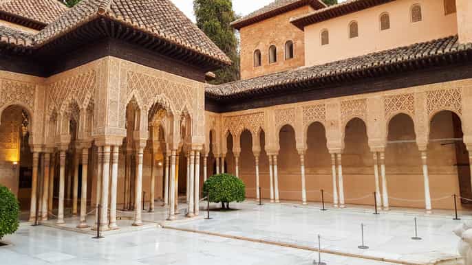 alhambra and generalife gardens shore excursion from almeria