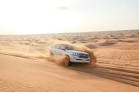 Doha, Safari, Camel Ride, Sandboarding e Inland Sea Tour - Hizvo