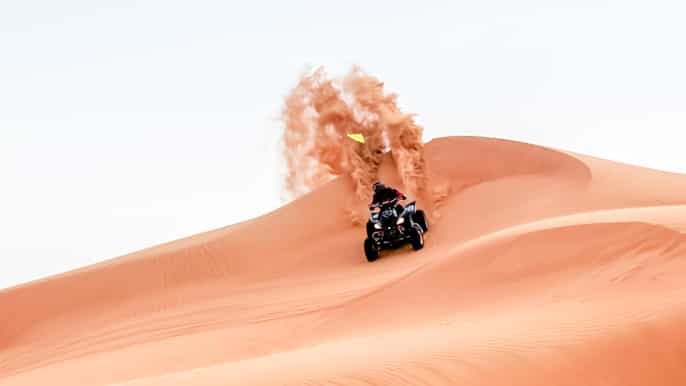 dubai atvkjøring i sanddyner kamelriding sandboard bbq