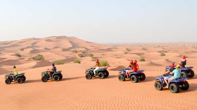 dubai morgentur med atv sandbrett og kamelridning