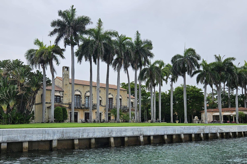 Miami: Private Tailored Sightseeing Boat Tour 1 hour Package w/o Gas & Marina Fees $70 due at Check-in