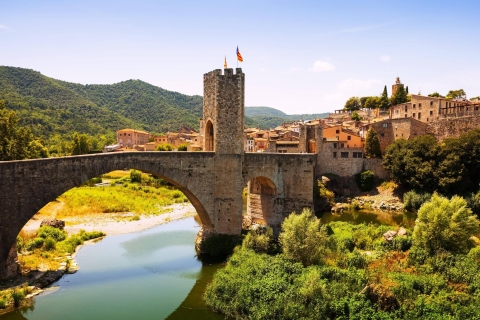 Barcelona: Besalú & Medieval Towns Tour with Hotel Pickup Private Tour - English/Spanish/German