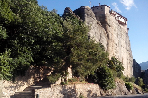 Tour privado de 2 días a Delphi, Meteora y ThermopylaeGuía con licencia para Delphi