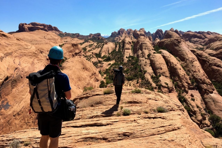 From Moab: Full-Day Zig Zag Canyon Canyoneering Experience