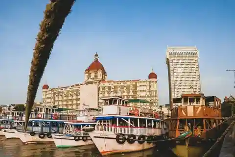 Mumbai: Private 2-Day City and Elephanta Island Tour
