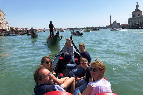 Venice: St. Mark’s Basilica and Gondola Combo Tour German Tour