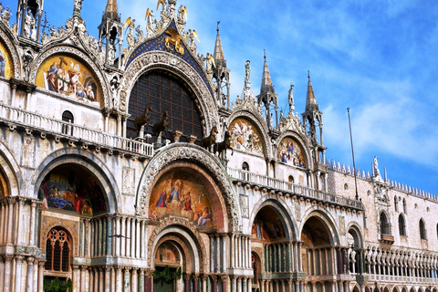 Venice: St. Mark’s Basilica and Gondola Combo Tour German Tour